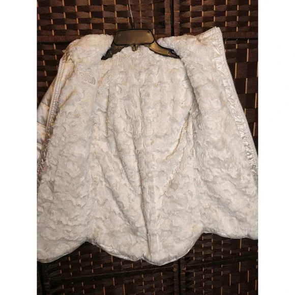 The North Face Kids White Puffer Jacket - Picture 4 of 11